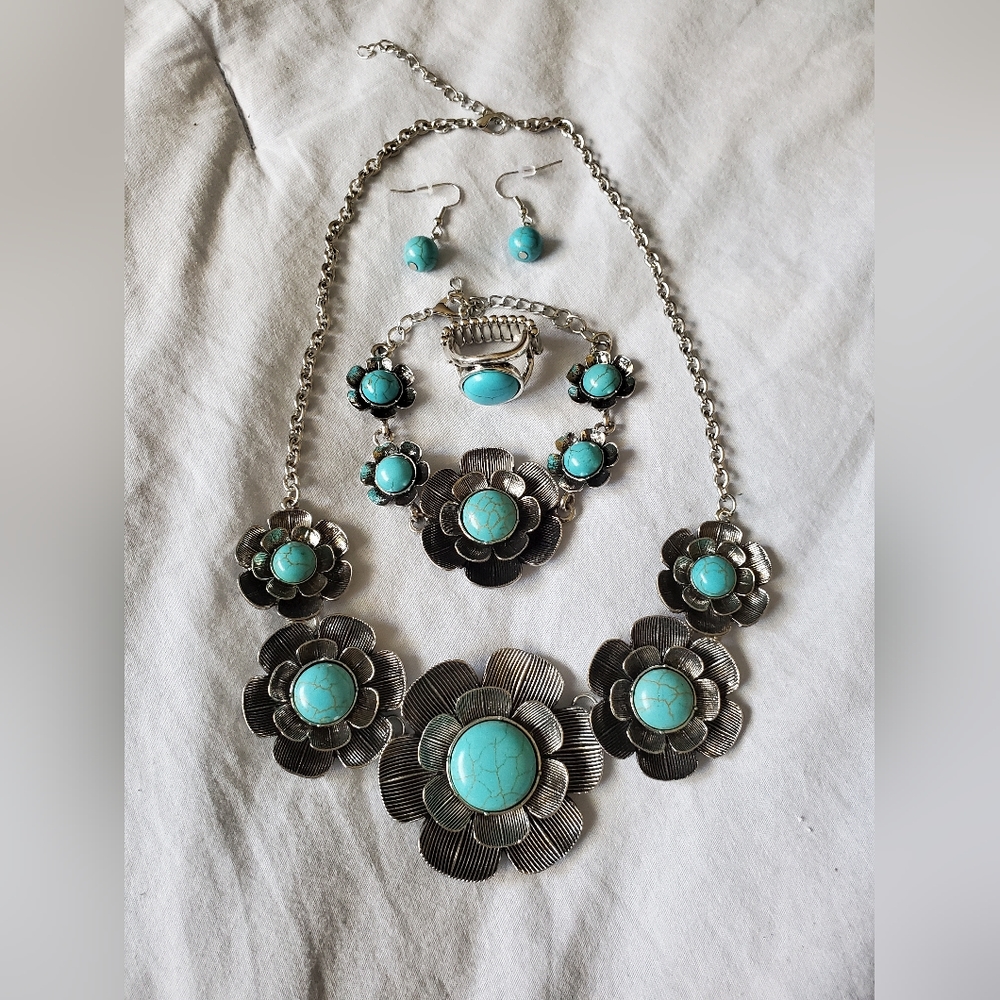 Beautiful Turquoise Necklace, Bracelet,  Ring with Earrings Set